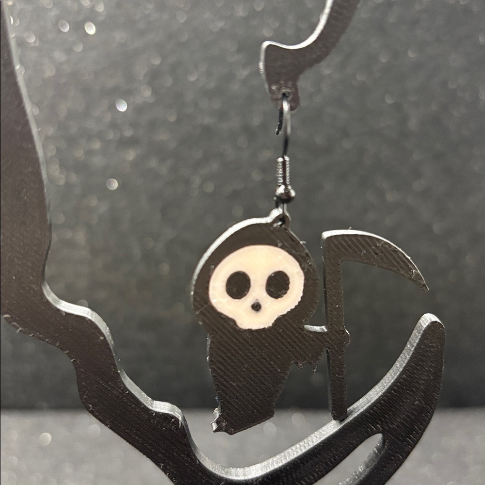 Grim Reaper Earrings ☠️🖤 - Picture 3 of 3